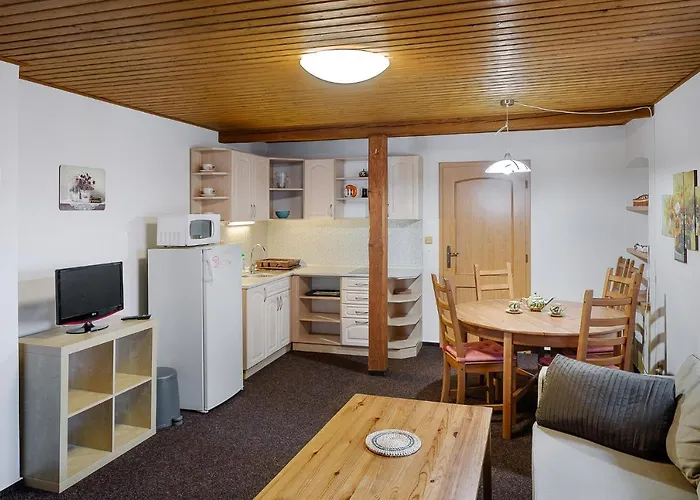 Chaloupka Slamenka *