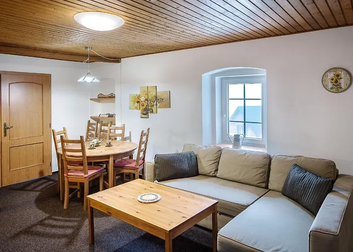 Chaloupka Slamenka *