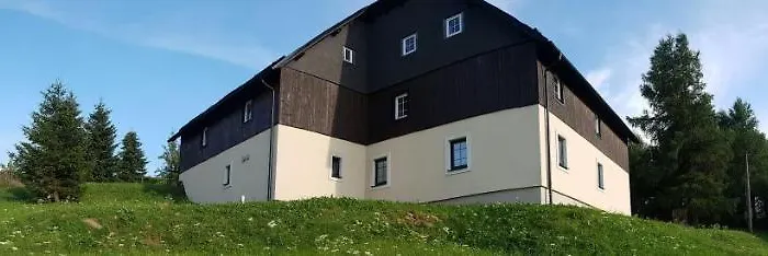 Chaloupka Slamenka Loucna pod Klinovcem